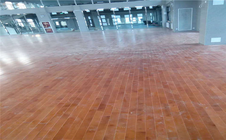 橡膠木木地板籃球館報(bào)價(jià)